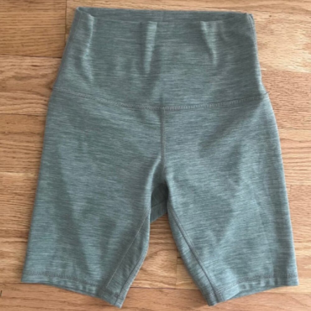 Lululemon Align 8" yoga short size 4 heathered green